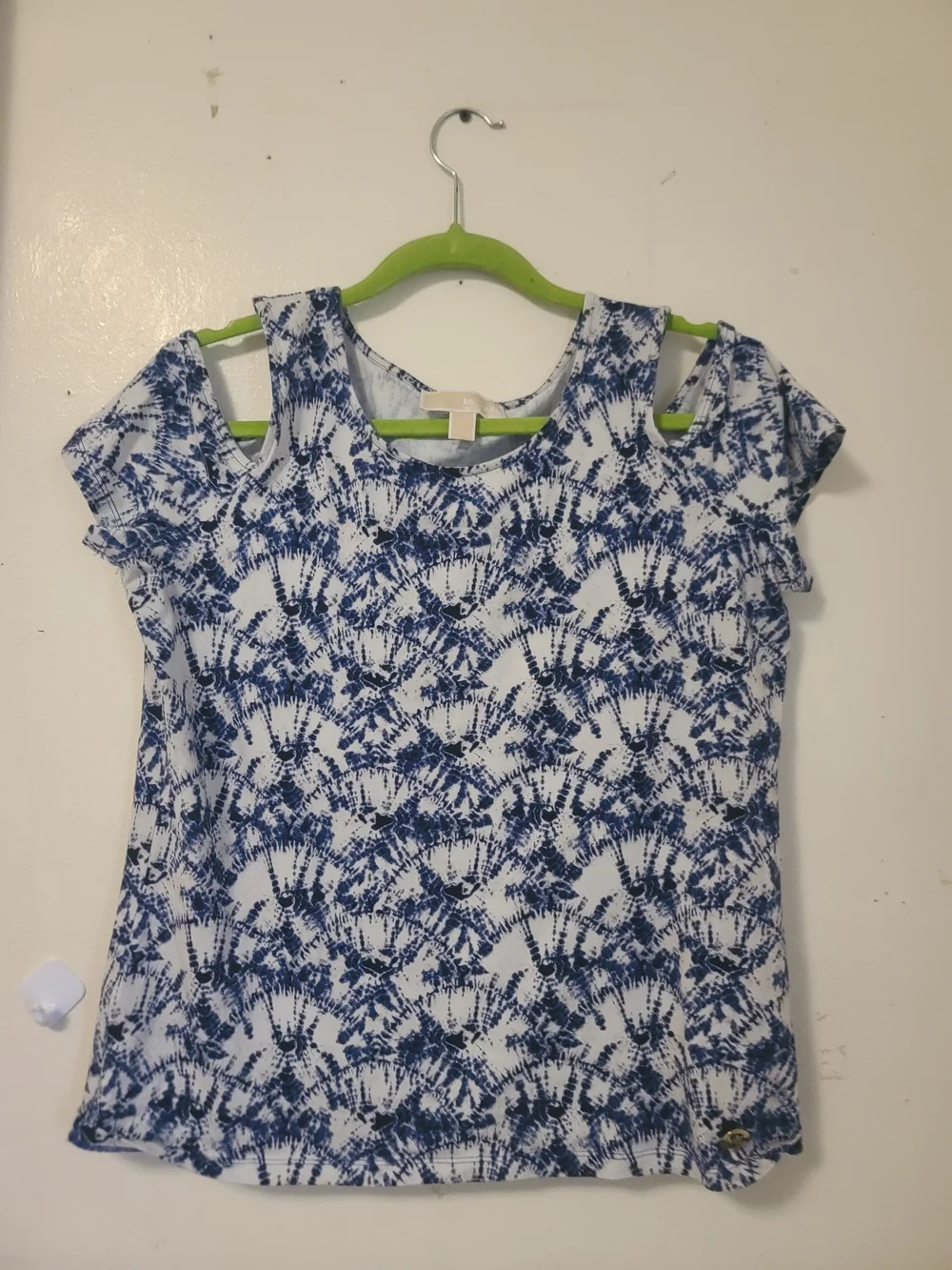 Michael Kors White and Blue Cold-Shoulder Printed Tee